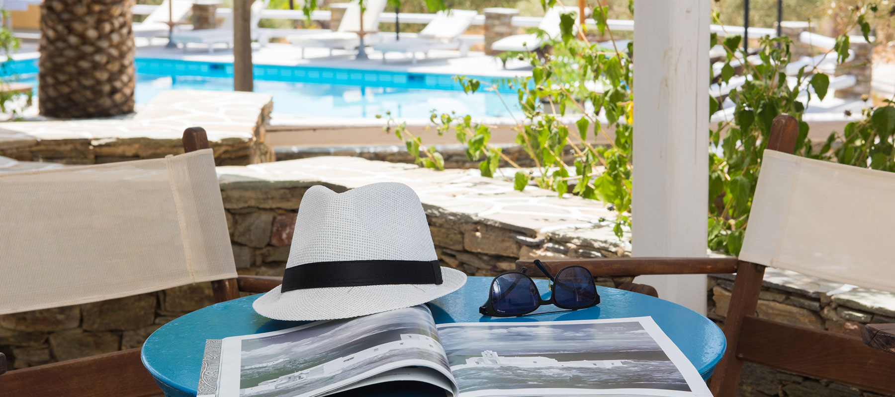 Rooms with pool in Sifnos